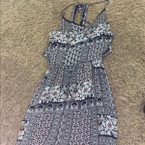 sleeveless dress